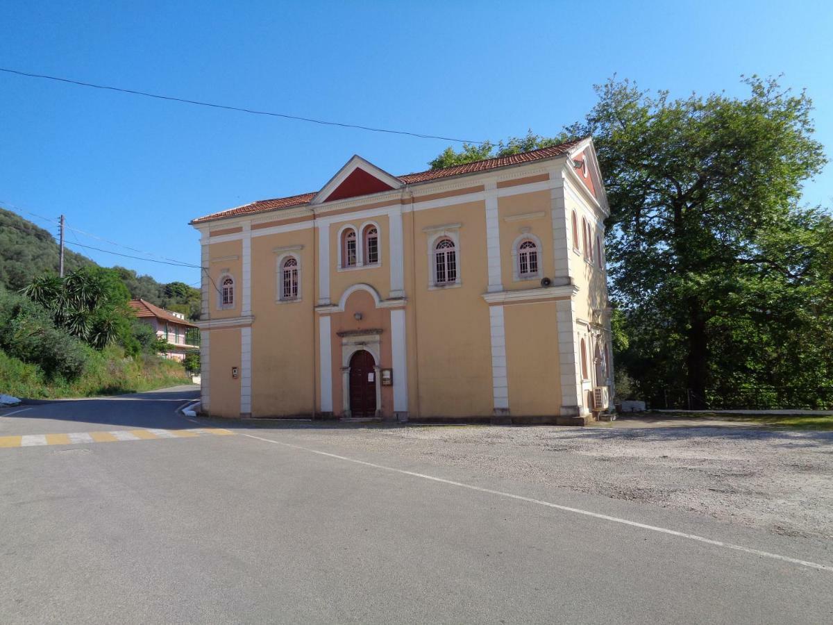 Harry'S Retreat Guest House Klimatia Exterior foto