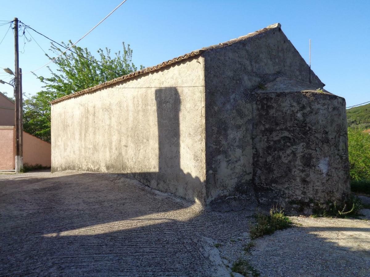 Harry'S Retreat Guest House Klimatia Exterior foto