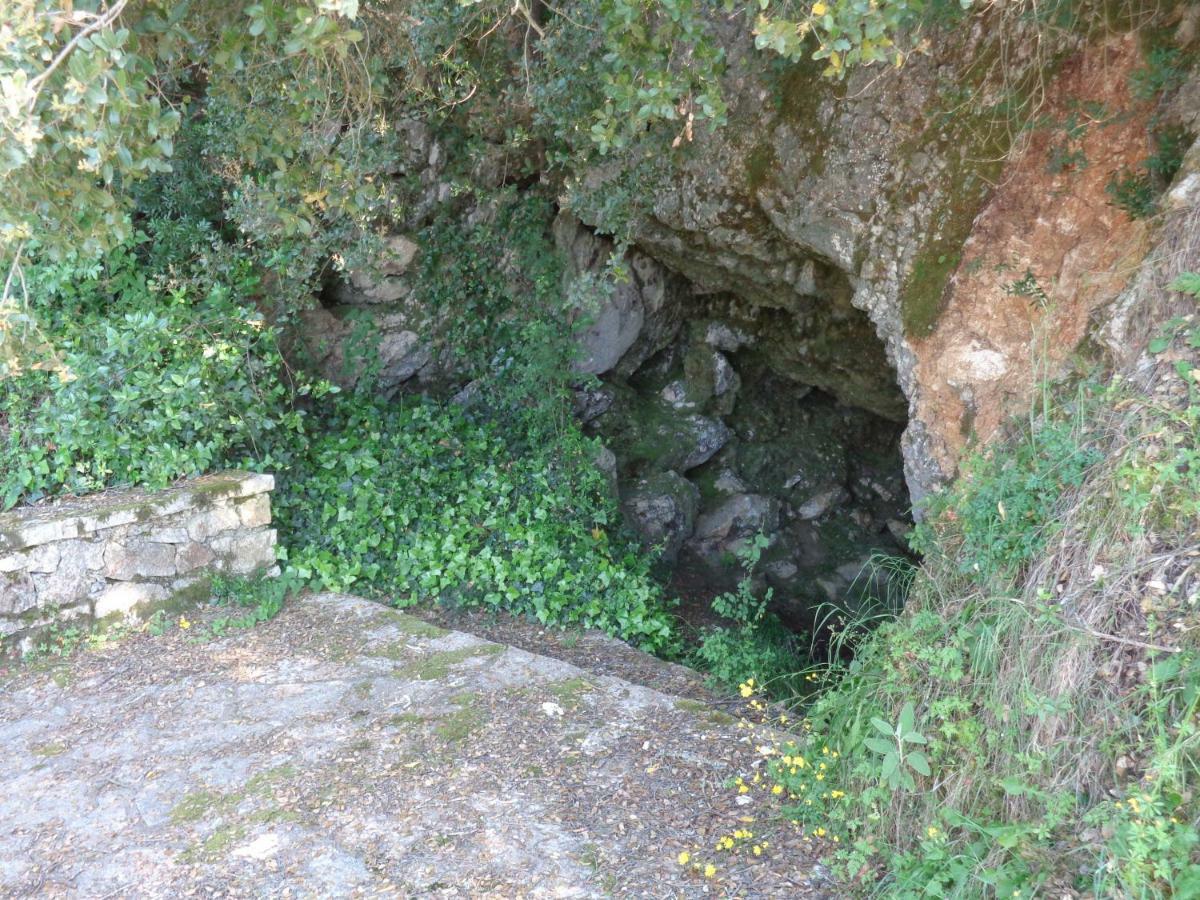Harry'S Retreat Guest House Klimatia Exterior foto